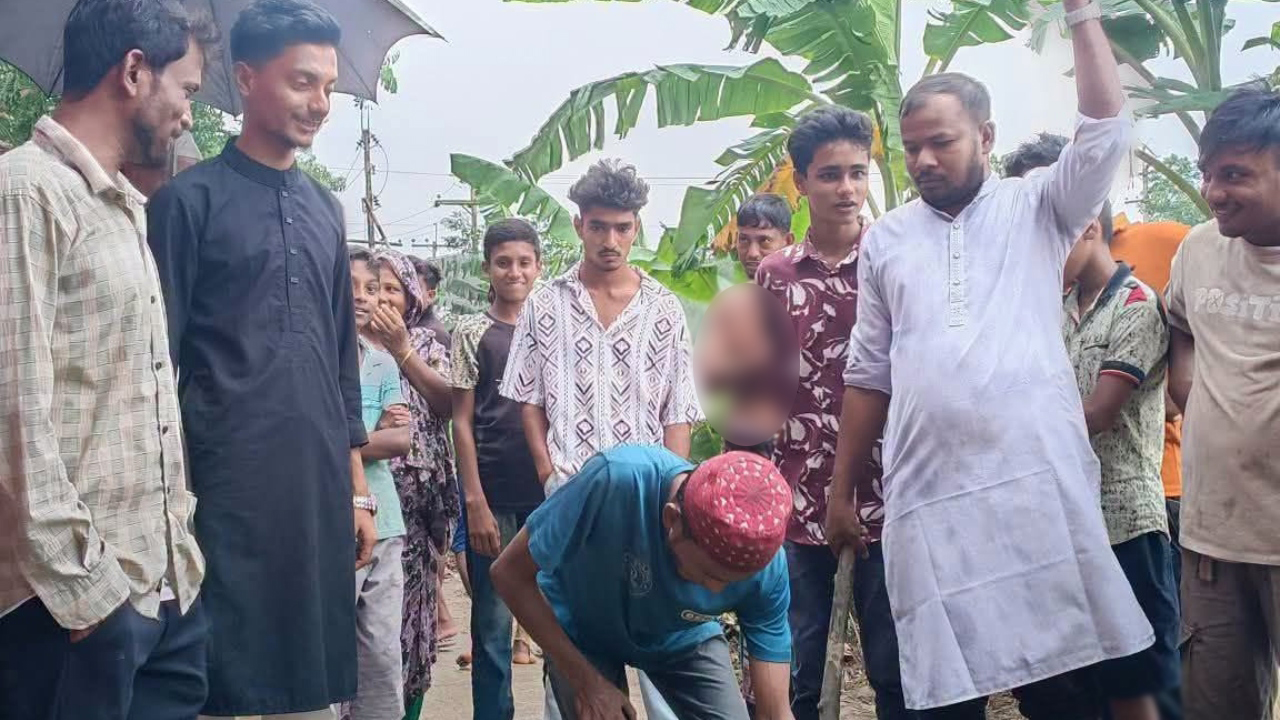 চুরির অভিযোগ, শাস্তি হিসেবে যুবককে পড়তে হলো ১শ রাকাত নামাজ