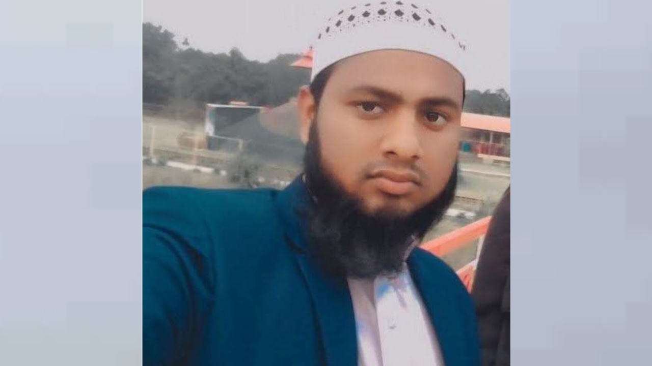 মাদ্রাসাছাত্রকে রড দিয়ে পিটিয়ে নির্যাতন, শিক্ষক আটক
